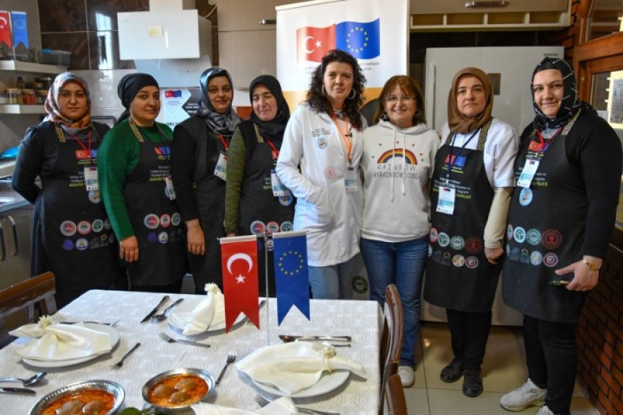 Kozan'da Yerel Yemek Kursu devam ediyor.